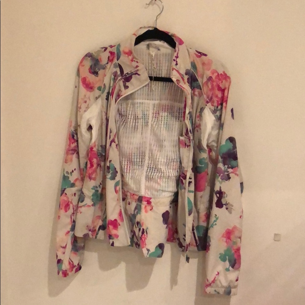 SUPER cute Lululemon jacket